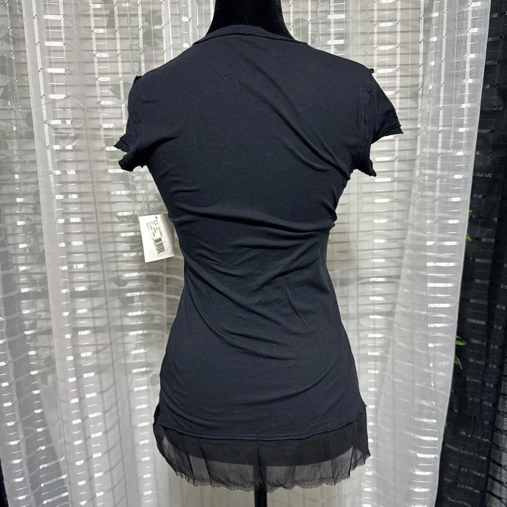 Chic Black and Gold Graphic Women's Tee - Picture 3 of 8